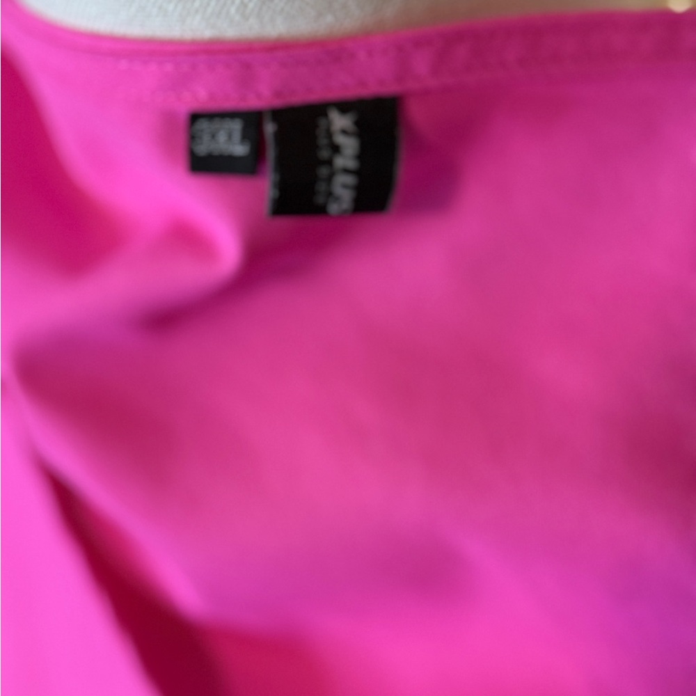 Fuchsia/Magenta Sexy Dress with left side slit. Dancing, Girls night out.‎ - Picture 6 of 6